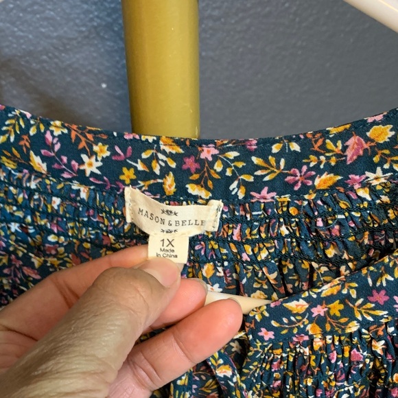 Boho Floral Embroidered Navy Women's Peasant Top size 1X PTP 26 - Picture 2 of 9